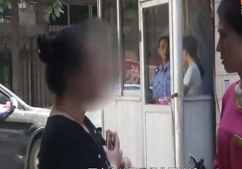 女子收下求婚礼物后提出分手，男友索要被拒，女友：不要脸