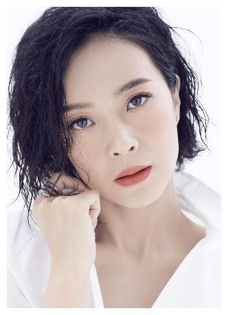 丑娘张少华女儿长得如此漂亮，被称为“性感的小野猫”，气质出众